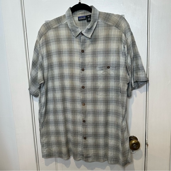 PATAGONIA ORGANIC COTTON MENS SHORT SLEEVE PLAID/CHECK BUTTON DOWN‎ SZ LARGE - Picture 1 of 4